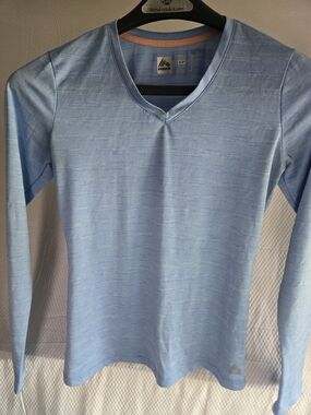 RBX Women's Light Blue V-Neck Long Sleeve Top